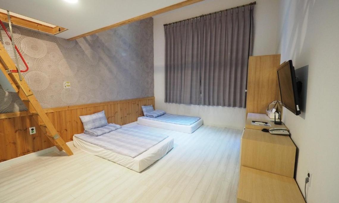 Aurora Hotel Čedžu Exteriér fotografie